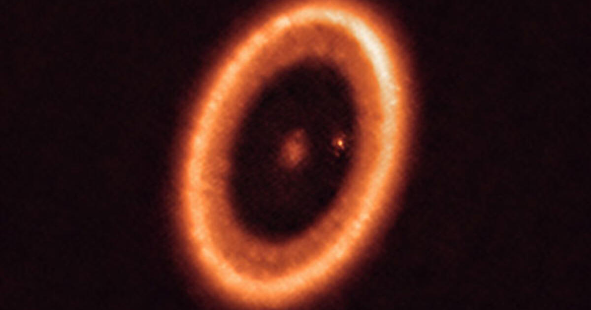 Alien moons might be forming around exoplanet PDS 70c | Telescope Live